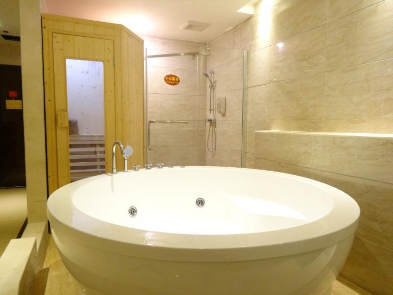 Xilaifeng Hotel Наньнін Екстер'єр фото