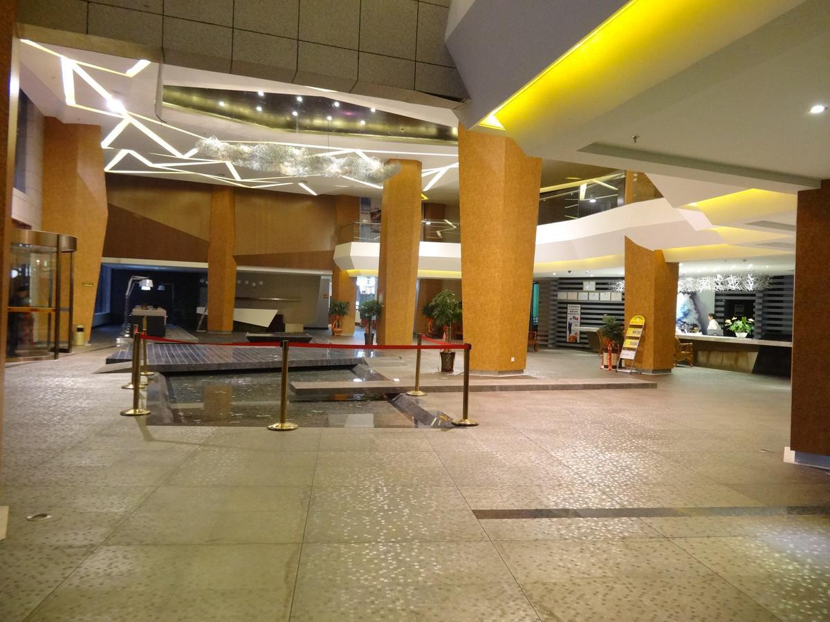 Xilaifeng Hotel Наньнін Екстер'єр фото