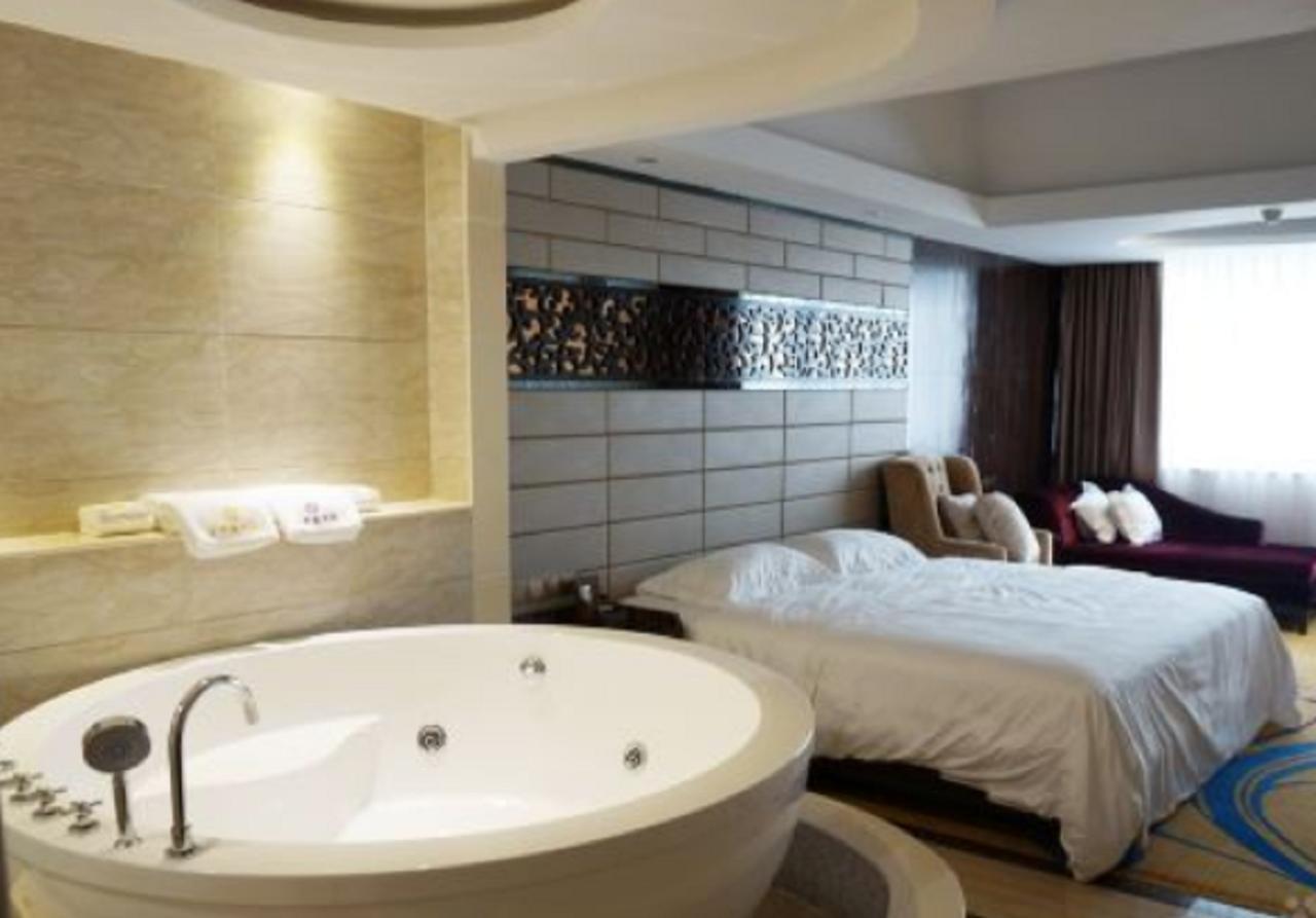 Xilaifeng Hotel Наньнін Екстер'єр фото